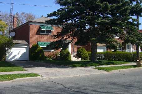 144 Bertrand Ave, House detached with 3 bedrooms, 2 bathrooms and 2 parking in Toronto ON | Image 1
