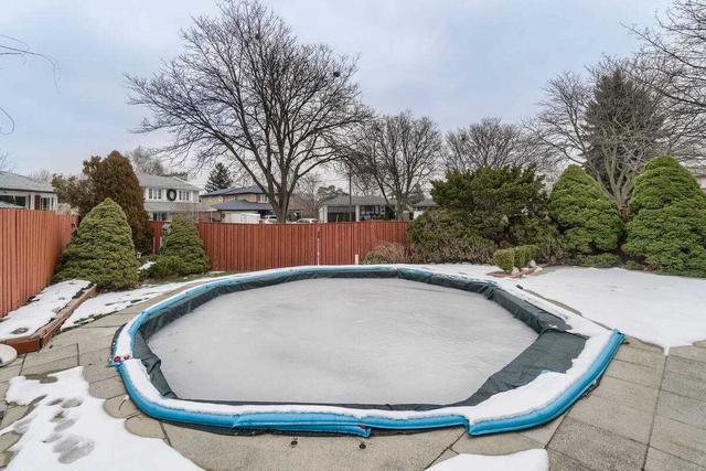 9 Pride Crt, House detached with 4 bedrooms, 3 bathrooms and 3 parking in Toronto ON | Image 27