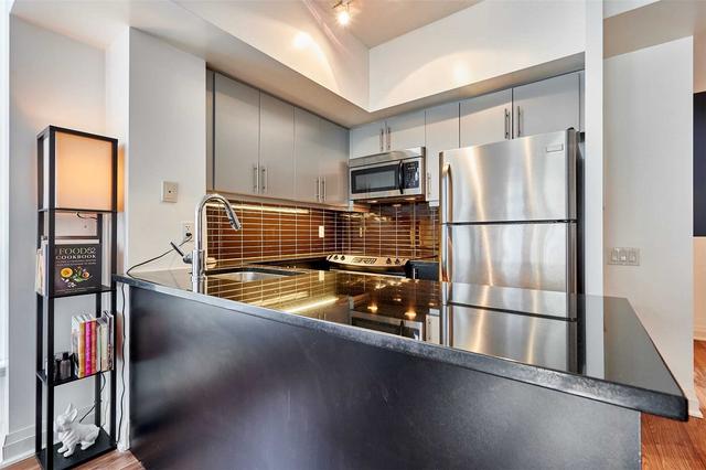 1010 - 83 Redpath Ave, Condo with 2 bedrooms, 2 bathrooms and 1 parking in Toronto ON | Image 8