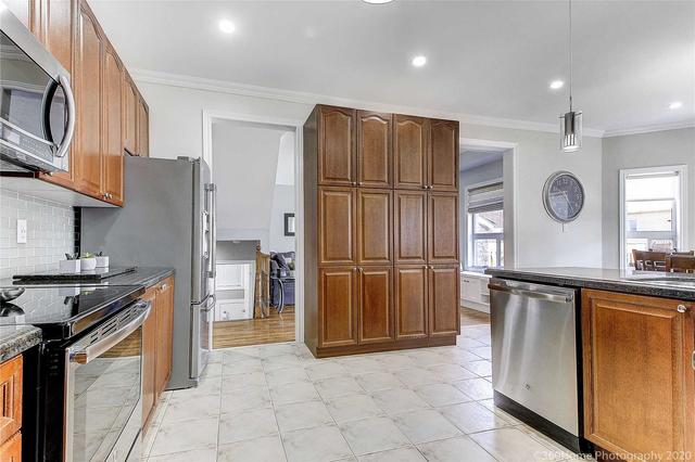 19 Bonistel Cres, House detached with 4 bedrooms, 3 bathrooms and 6 parking in Brampton ON | Image 5
