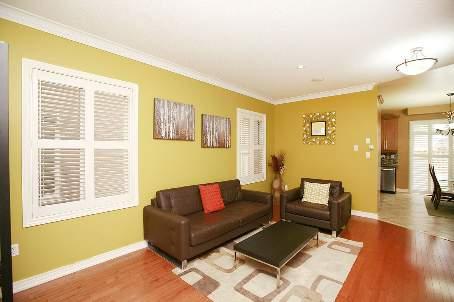 8 Tomabrook Cres, House detached with 4 bedrooms, 4 bathrooms and 4 parking in Brampton ON | Image 2