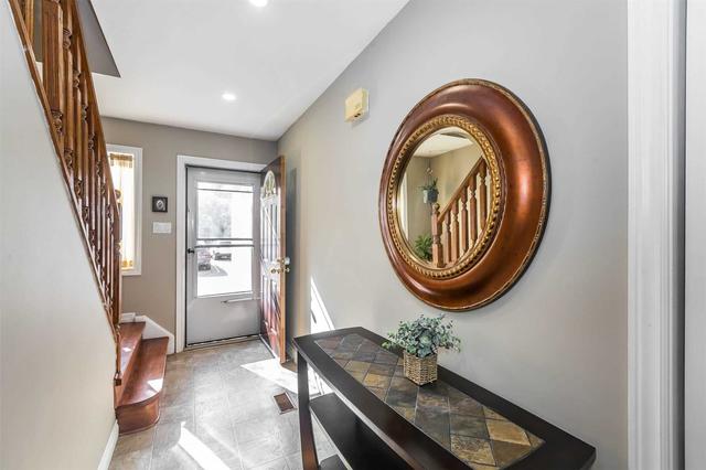58 Porterfield Cres, Townhouse with 3 bedrooms, 2 bathrooms and 2 parking in Markham ON | Image 18