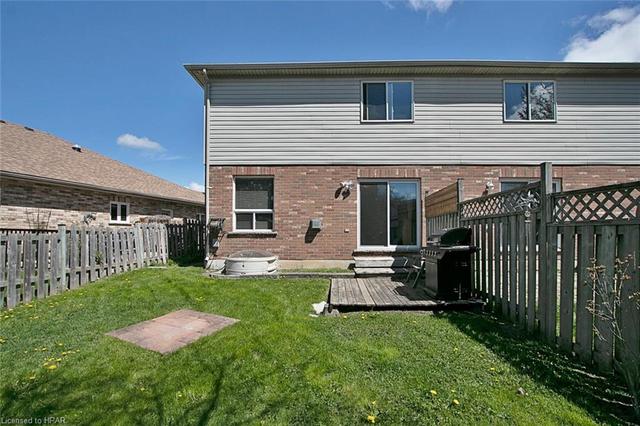 28 Walsh Crescent, House semidetached with 3 bedrooms, 2 bathrooms and 3 parking in Stratford ON | Image 31