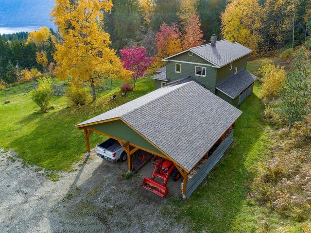 2355 Hamilton Drive, House detached with 3 bedrooms, 2 bathrooms and 6 parking in Central Kootenay E BC | Image 10