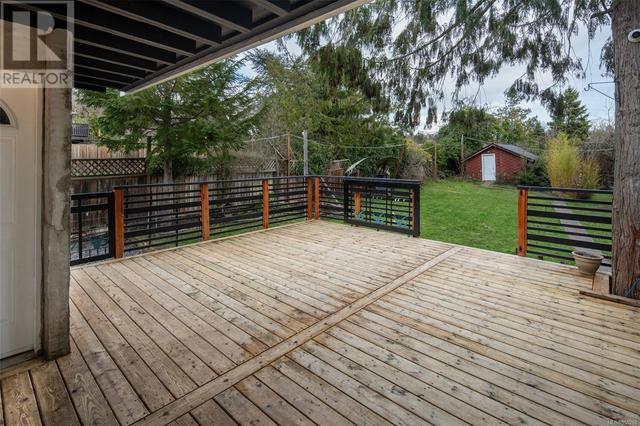 Partially covered deck | Image 22