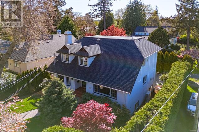 924 Deal St, House detached with 4 bedrooms, 4 bathrooms and 5 parking in Oak Bay BC | Image 9