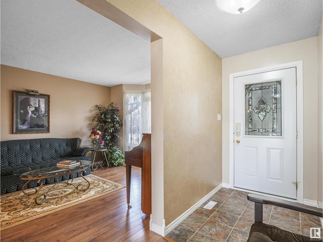 18519 70 Av Nw, House detached with 4 bedrooms, 2 bathrooms and null parking in Edmonton AB | Image 5