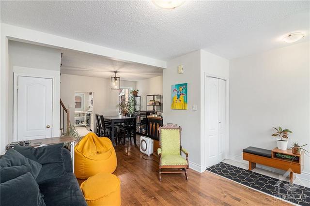 59 St Andrew Street, Townhouse with 3 bedrooms, 2 bathrooms and null parking in Ottawa ON | Image 9