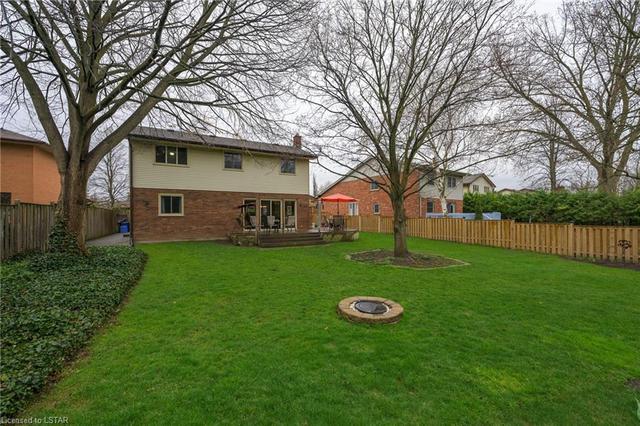 55 Moffat Crescent, House detached with 4 bedrooms, 3 bathrooms and 6 parking in London ON | Image 10