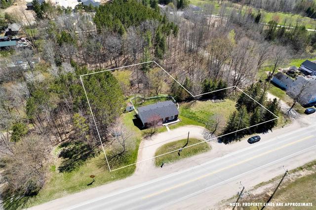 4035 Horseshoe Valley Rd W, House detached with 2 bedrooms, 2 bathrooms and 12 parking in Springwater ON | Image 21