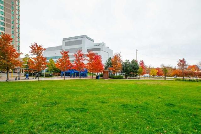 3502 - 38 Lee Centre Dr, Condo with 1 bedrooms, 1 bathrooms and 1 parking in Toronto ON | Image 3