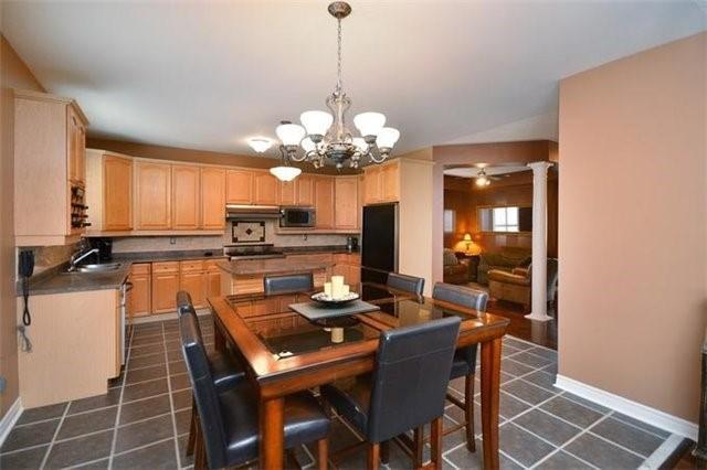 20 Hillson Crt, House detached with 4 bedrooms, 3 bathrooms and 4 parking in Brampton ON | Image 5