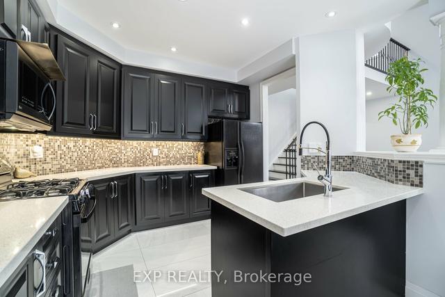 43 Thicket Tr, House detached with 3 bedrooms, 4 bathrooms and 6 parking in Vaughan ON | Image 8