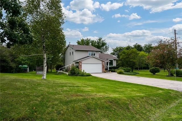 225 Stirling Street, House detached with 3 bedrooms, 2 bathrooms and 6 parking in Haldimand County ON | Image 2