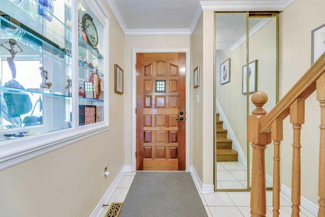 1428 Freeport Dr, House semidetached with 3 bedrooms, 2 bathrooms and 4 parking in Mississauga ON | Image 23