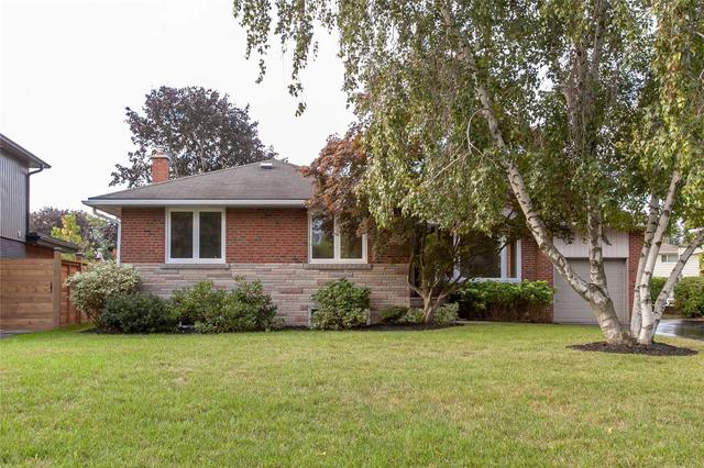 398 Strathcona Dr, House detached with 3 bedrooms, 1 bathrooms and 4 parking in Burlington ON | Card Image