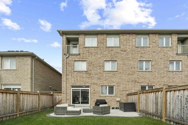 116 Lesabre Cres, House semidetached with 3 bedrooms, 3 bathrooms and 3 parking in Brampton ON | Image 22