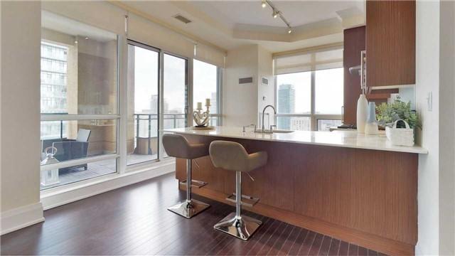 3002 - 35 Hayden St, Condo with 2 bedrooms, 3 bathrooms and 1 parking in Toronto ON | Image 5