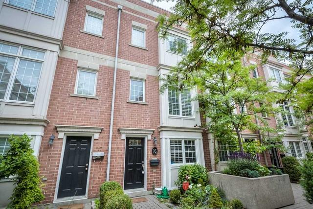 th16 - 6 Wellesley Pl, House attached with 2 bedrooms, 2 bathrooms and 1 parking in Toronto ON | Image 1