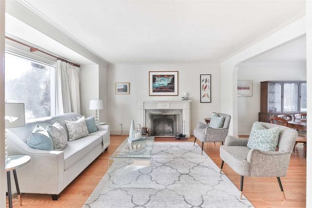 14 Rykert Cres, House detached with 3 bedrooms, 2 bathrooms and 3 parking in Toronto ON | Image 29