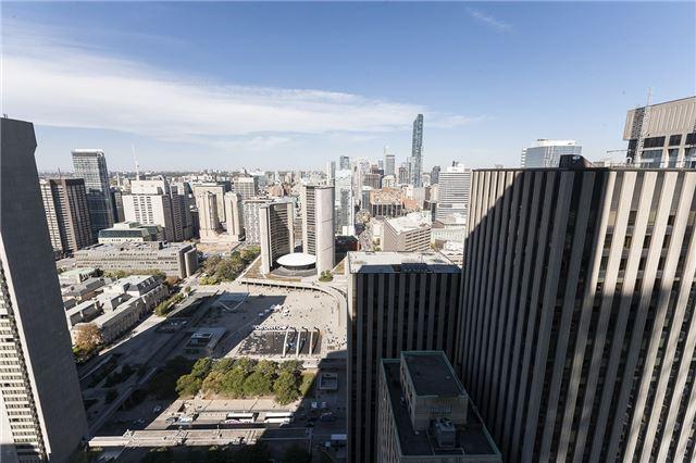 4001 - 70 Temperance St, Condo with 2 bedrooms, 2 bathrooms and null parking in Toronto ON | Image 13