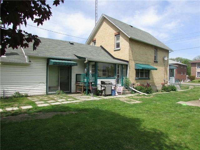 50 Main St N, House detached with 4 bedrooms, 3 bathrooms and 6 parking in Newmarket ON | Image 3