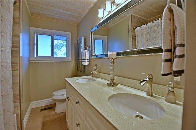 137 Old Mosley St, House detached with 2 bedrooms, 2 bathrooms and 9 parking in Wasaga Beach ON | Image 13