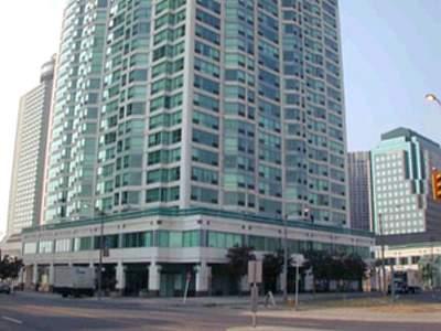 sp 13 - 10 Yonge St, Condo with 1 bedrooms, 2 bathrooms and 1 parking in Toronto ON | Image 1
