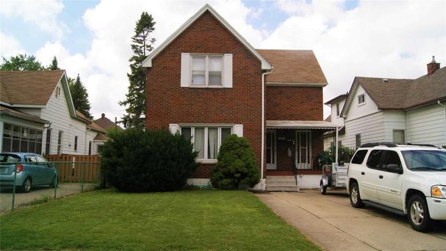 343 Cameron Ave, House detached with 6 bedrooms, 3 bathrooms and 4 parking in Windsor ON | Image 1