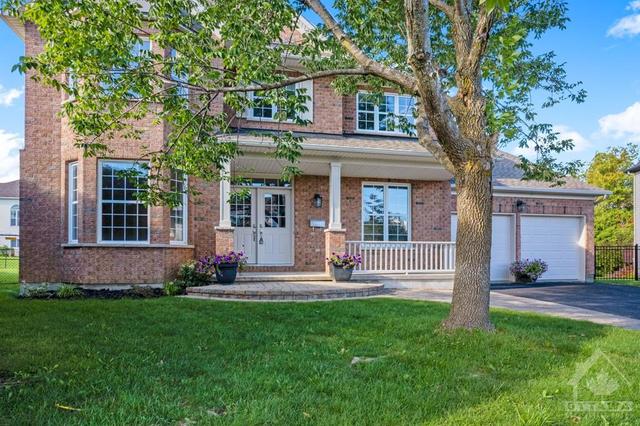 16 Greenhaven Crescent, House detached with 4 bedrooms, 4 bathrooms and 6 parking in Ottawa ON | Image 1
