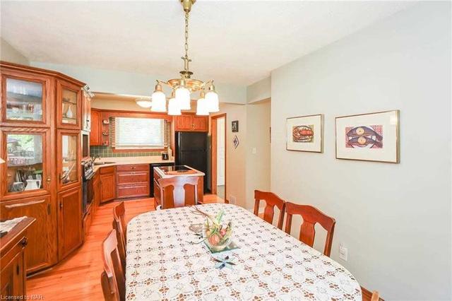 28 Valerie St, House detached with 3 bedrooms, 2 bathrooms and 5 parking in St. Catharines ON | Image 18