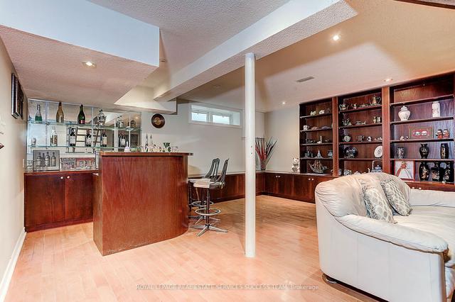 85 Endsleigh Cres, House detached with 4 bedrooms, 4 bathrooms and 4 parking in Toronto ON | Image 28