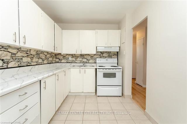 302 - 563 Mornington Ave, Condo with 2 bedrooms, 1 bathrooms and 1 parking in London ON | Image 2