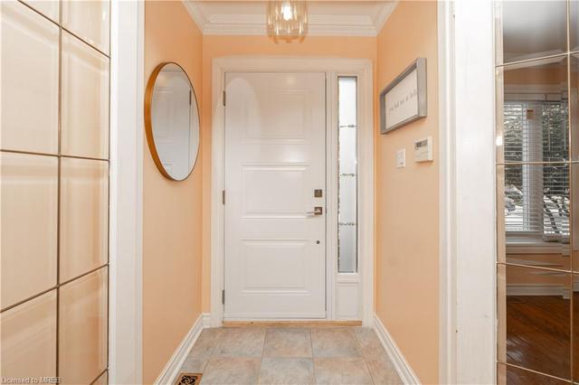 123 Chandos Avenue, House semidetached with 4 bedrooms, 3 bathrooms and 2 parking in Toronto ON | Image 34