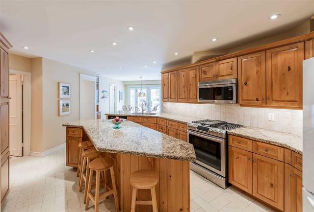 19 Westridge Rd, House detached with 4 bedrooms, 4 bathrooms and 3 parking in Toronto ON | Image 8