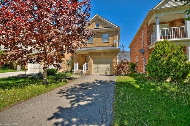36 Robertson Road, House semidetached with 5 bedrooms, 2 bathrooms and 3 parking in Niagara on the Lake ON | Card Image