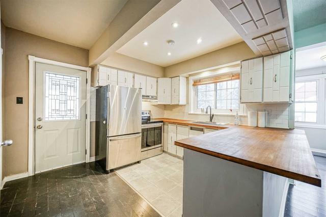 993 Caledonia Rd, House detached with 3 bedrooms, 3 bathrooms and 8 parking in Toronto ON | Image 7