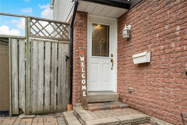 682 Mccoll Court, House semidetached with 3 bedrooms, 1 bathrooms and 4 parking in Milton ON | Image 17