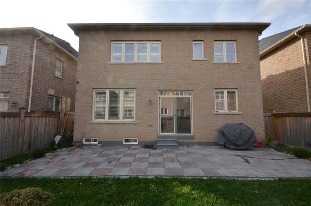 35 Orange Blossom Tr, House detached with 4 bedrooms, 5 bathrooms and 6 parking in Brampton ON | Image 9
