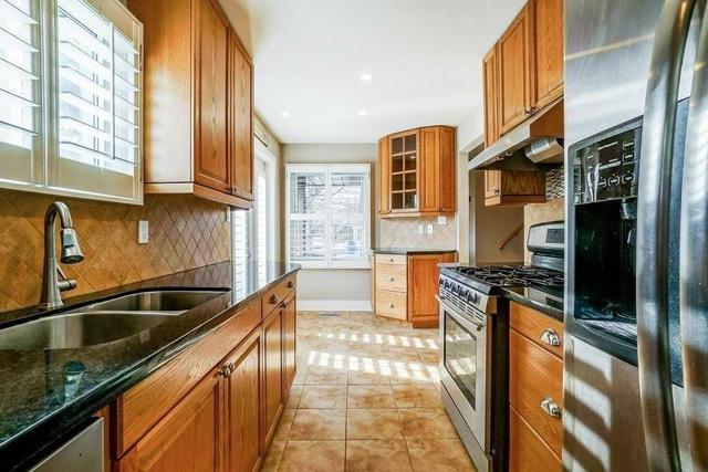 4381 Lee Dr E, House detached with 3 bedrooms, 3 bathrooms and 4 parking in Mississauga ON | Image 3