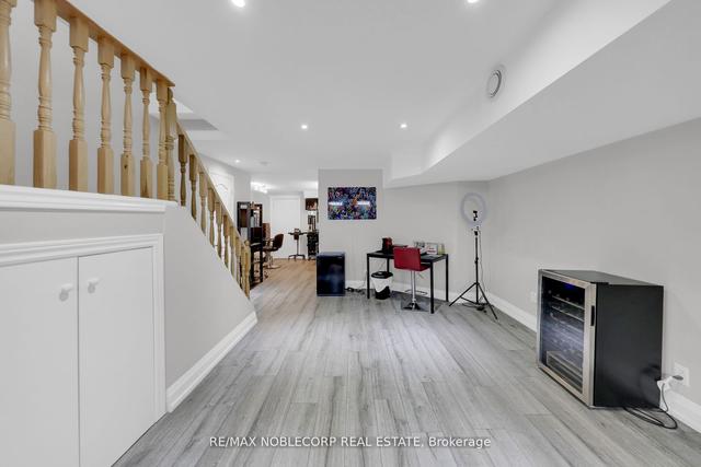 71 America Ave, House attached with 3 bedrooms, 4 bathrooms and 2 parking in Vaughan ON | Image 21
