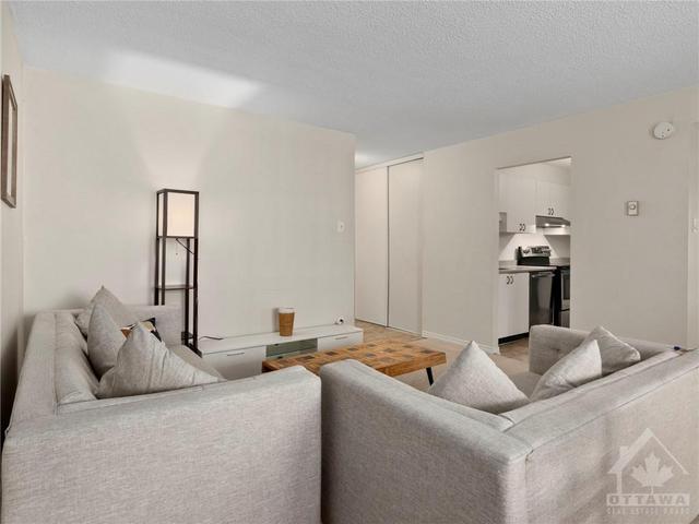 1110 - 199 Kent Street, Condo with 3 bedrooms, 2 bathrooms and 1 parking in Ottawa ON | Image 7