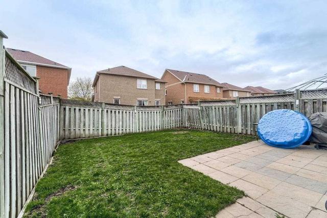 16 Twin Pines Cres, House semidetached with 3 bedrooms, 3 bathrooms and 4 parking in Brampton ON | Image 30