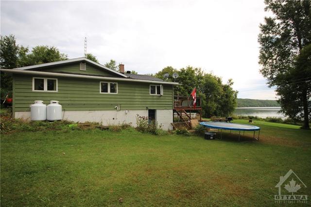 559 9th Concession Road, House detached with 5 bedrooms, 2 bathrooms and 6 parking in Rideau Lakes ON | Card Image