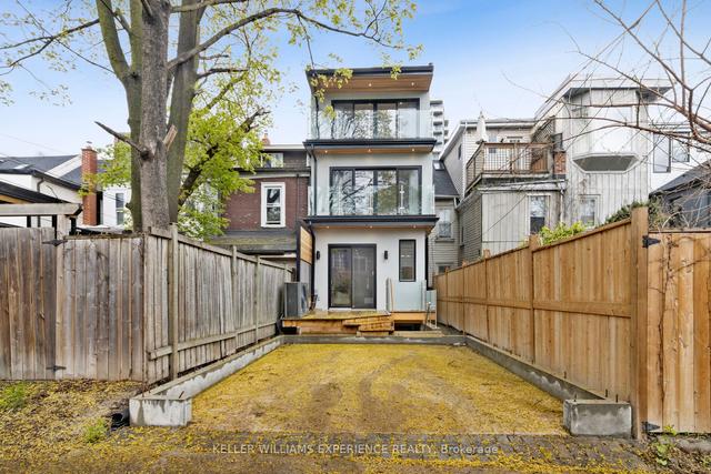 310 Robert St, House semidetached with 4 bedrooms, 5 bathrooms and 1 parking in Toronto ON | Image 33