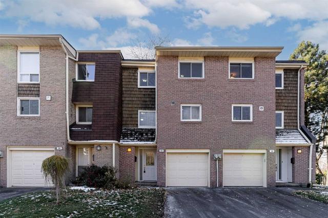 32 Rusty Crest Way, Townhouse with 3 bedrooms, 2 bathrooms and 2 parking in Toronto ON | Image 1