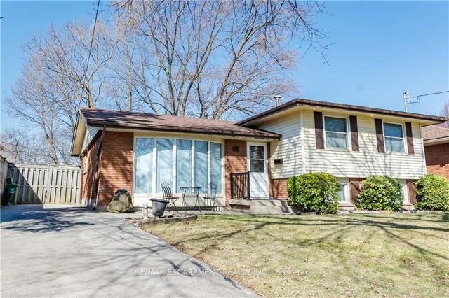 60 West 27th St, House detached with 3 bedrooms, 2 bathrooms and 5 parking in Hamilton ON | Image 12