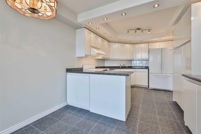 1608 - 1 Clark Ave, Condo with 2 bedrooms, 2 bathrooms and 1 parking in Vaughan ON | Image 13