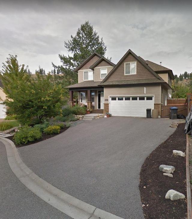864 Small Court, House detached with 5 bedrooms, 3 bathrooms and 4 parking in Kelowna BC | Image 2