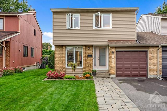 1074 Grenoble Crescent, Home with 3 bedrooms, 2 bathrooms and 3 parking in Ottawa ON | Image 1
